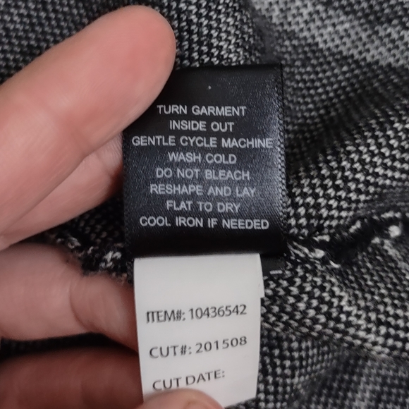 Black and White Waterfall Torrid Cardigan Size 0 - Picture 8 of 11